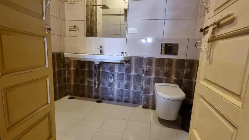 اتاق لوکس با تخت بزرگ, Suraj Haveli