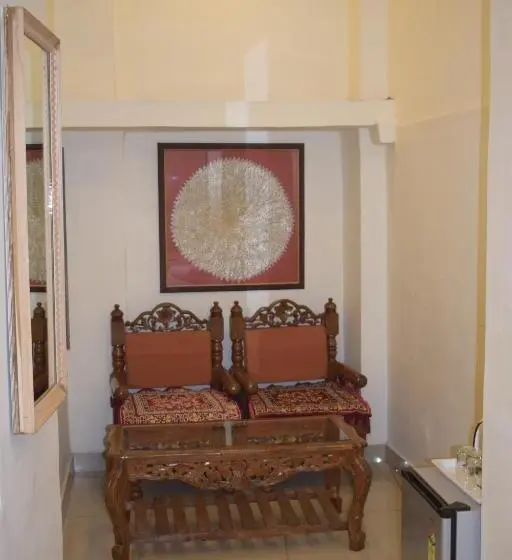اتاق عادی, Suraj Haveli