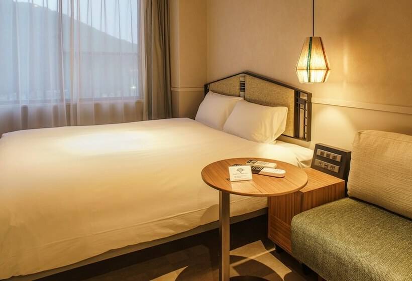 غرفة قياسية, Aoka Kamigoto