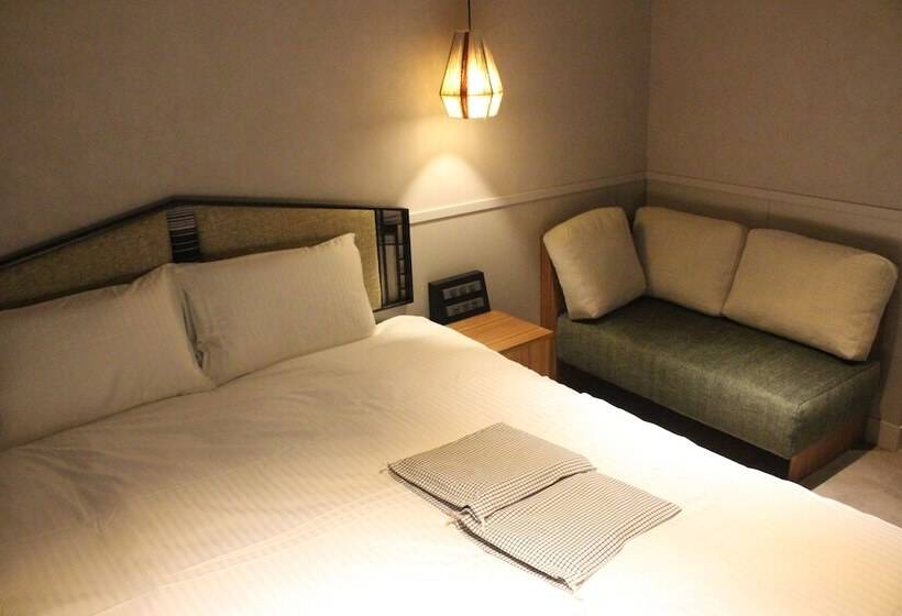 غرفة قياسية, Aoka Kamigoto