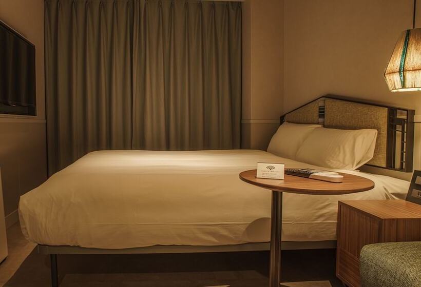 غرفة قياسية, Aoka Kamigoto