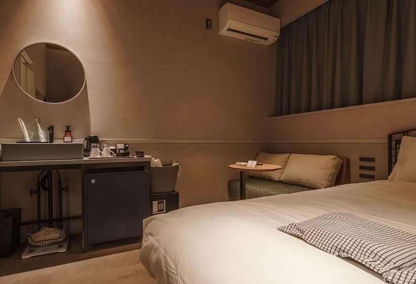 غرفة ديلوكس, Aoka Kamigoto