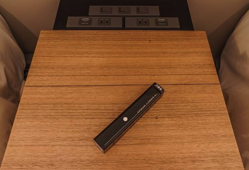Номер Deluxe, Aoka Kamigoto