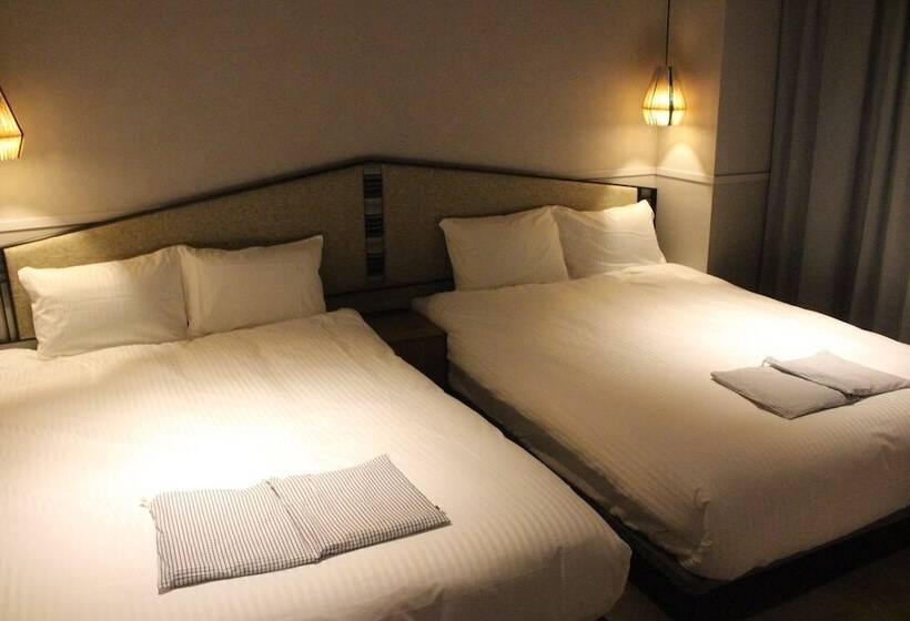 غرفة سوبيريور, Aoka Kamigoto