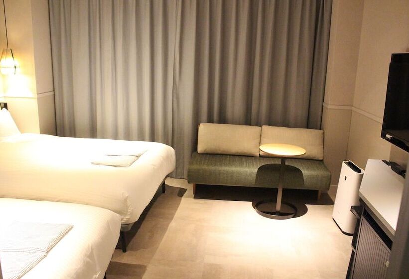 غرفة سوبيريور, Aoka Kamigoto