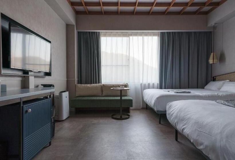 غرفة سوبيريور, Aoka Kamigoto