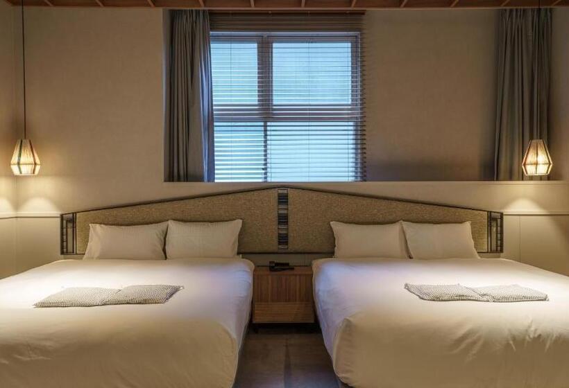 غرفة عائلية, Aoka Kamigoto