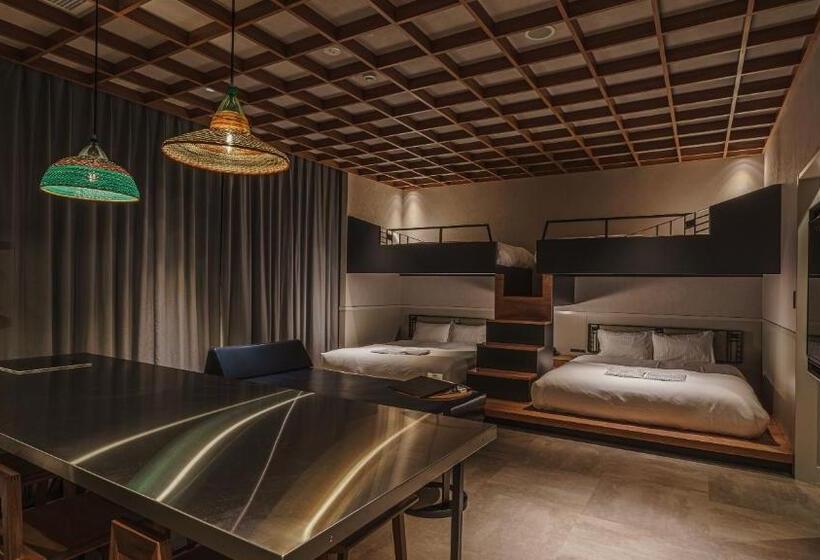 غرفة عائلية سرير بطابقين, Aoka Kamigoto