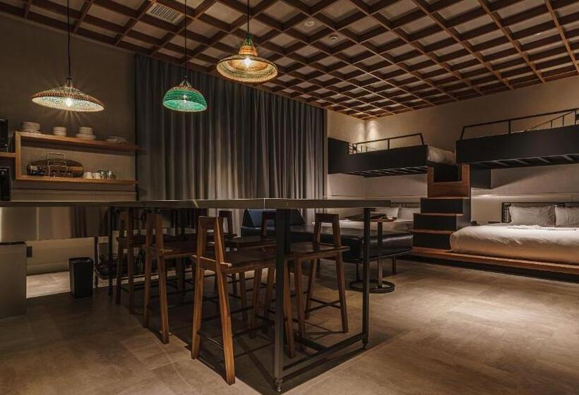 غرفة عائلية سرير بطابقين, Aoka Kamigoto