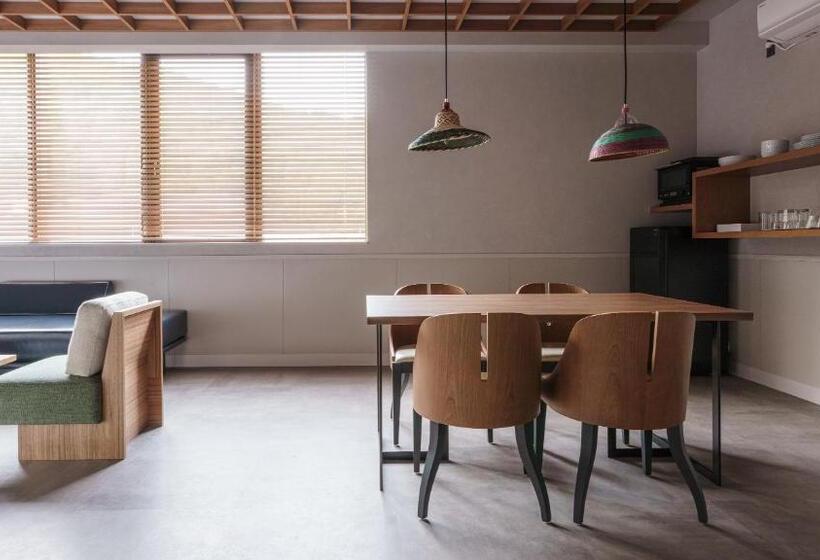 جناح عائلي, Aoka Kamigoto