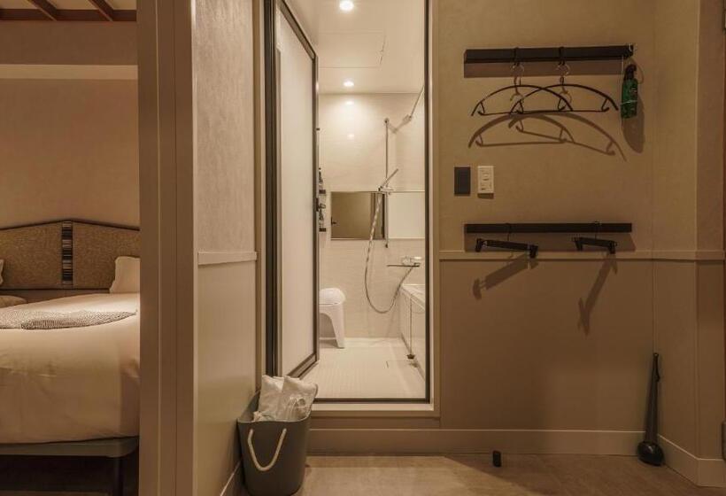 غرفة سوبيريور, Aoka Kamigoto