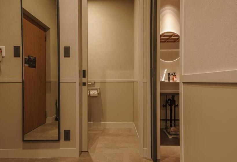 غرفة سوبيريور, Aoka Kamigoto