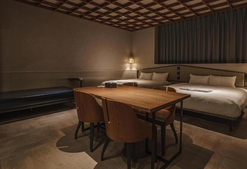 غرفة سوبيريور عائلية, Aoka Kamigoto