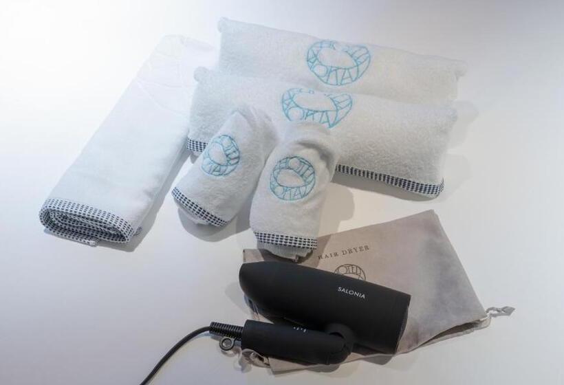 غرفة عائلية سرير بطابقين, Aoka Kamigoto