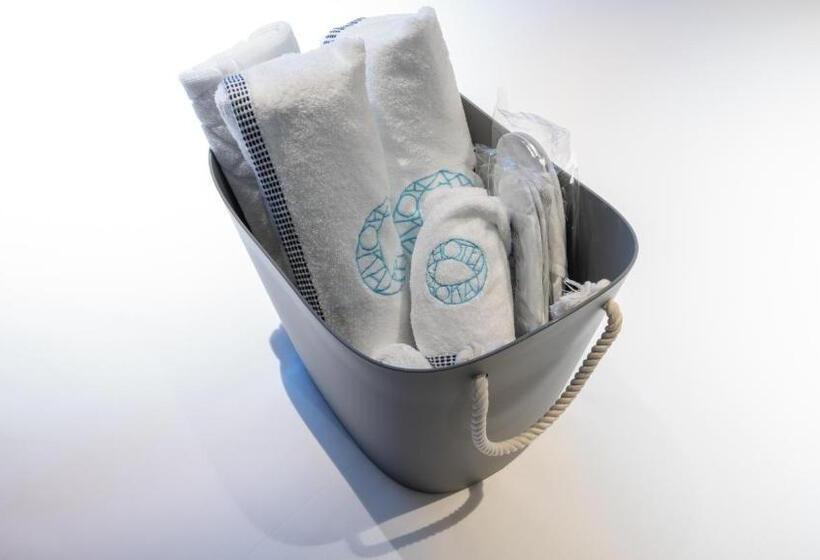 غرفة عائلية سرير بطابقين, Aoka Kamigoto