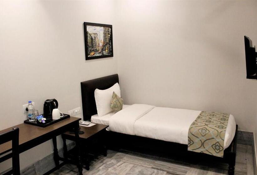 اتاق استاندارد یک نفره, Central