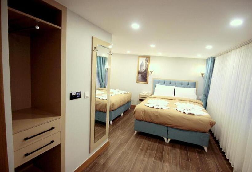 اتاق خانوادگی با چشمانداز باغ, Hira