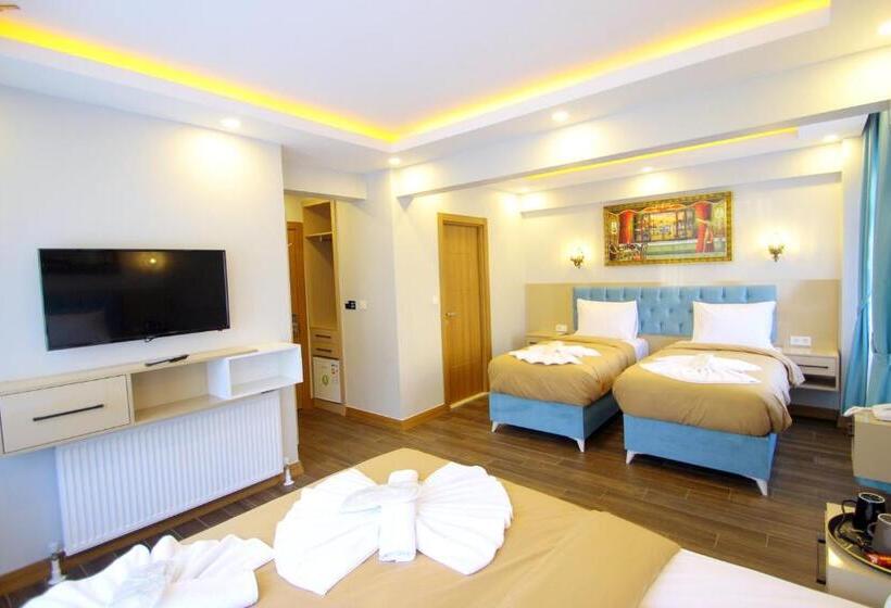 اتاق خانوادگی با چشمانداز باغ, Hira