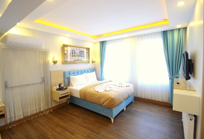 اتاق خانوادگی, Hira