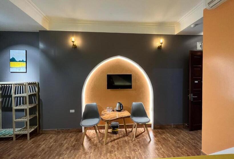 اتاق خانوادگی, Kim Dung Ha Long