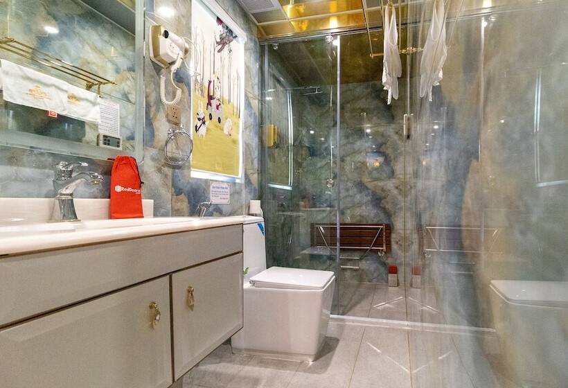 اتاق لوکس, Reddoorz Premium @ Cao Thang Street