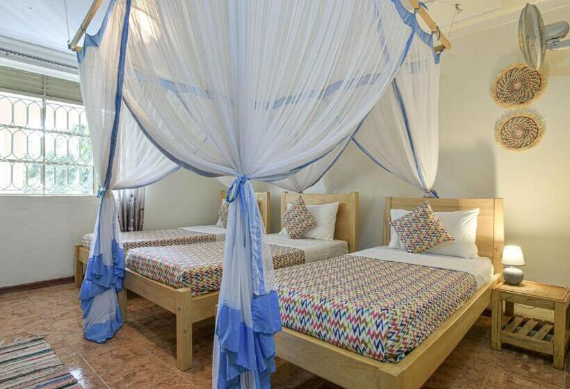 اتاق لوکس سه تخته, Cycad Entebbe Guest House