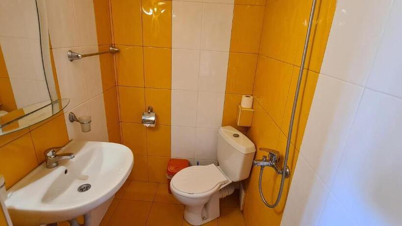 디럭스 스튜디오, Sineva Guest House