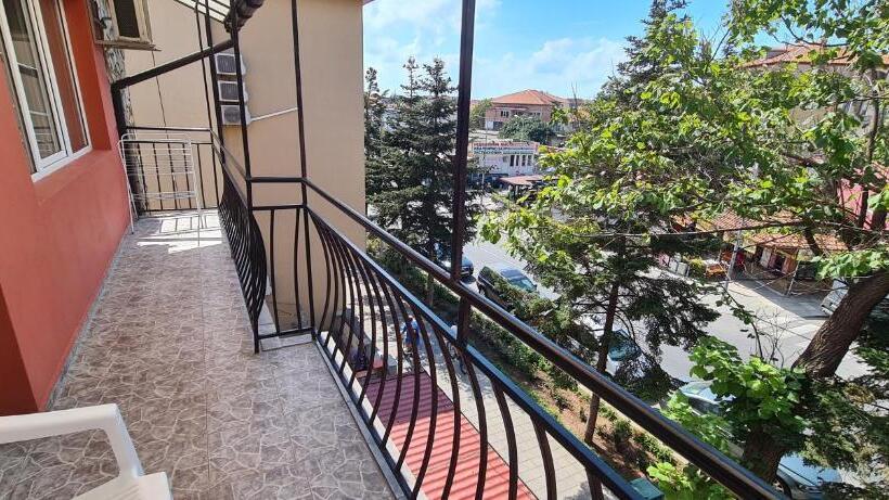 豪华工作室, Sineva Guest House