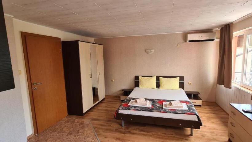 디럭스 스튜디오, Sineva Guest House