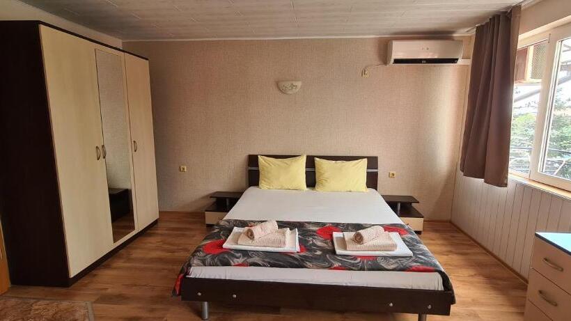 디럭스 스튜디오, Sineva Guest House