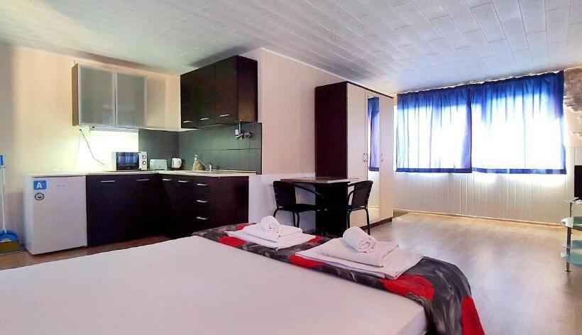 수피리어 스튜디오, Sineva Guest House