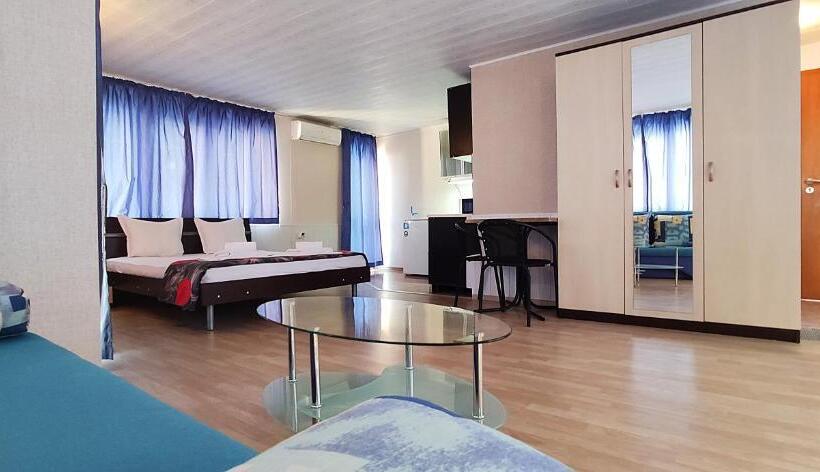 高级工作室, Sineva Guest House