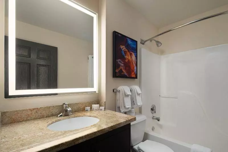スタンダードスタジオ, Candlewood Suites St Louis St Charles By Ihg