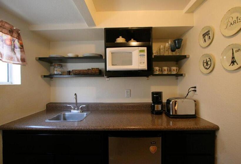 Номер Стандарт с Кухней, The Tides Laguna Beach