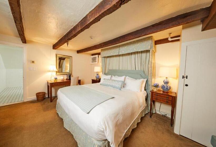 Стандартный Номер Кровать Кинг, Three Village Inn