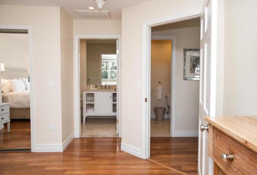 Номер Superior Кровать Кинг, Three Village Inn