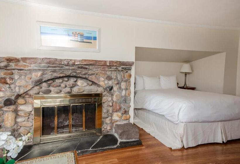 Номер Стандарт Вид на Море, Three Village Inn