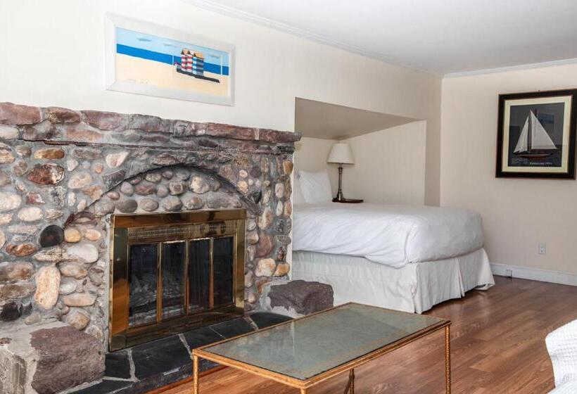 Номер Стандарт Вид на Море, Three Village Inn