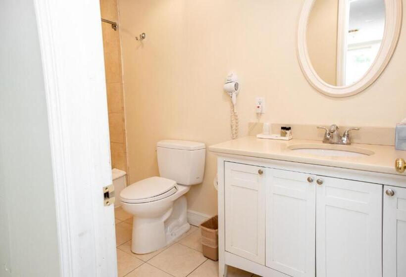 Номер Стандарт Вид на Море, Three Village Inn