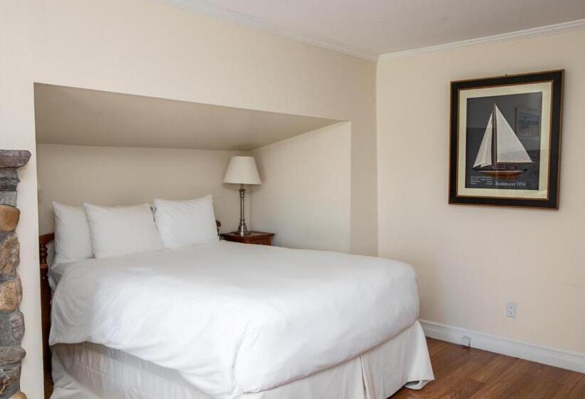 Номер Стандарт Вид на Море, Three Village Inn