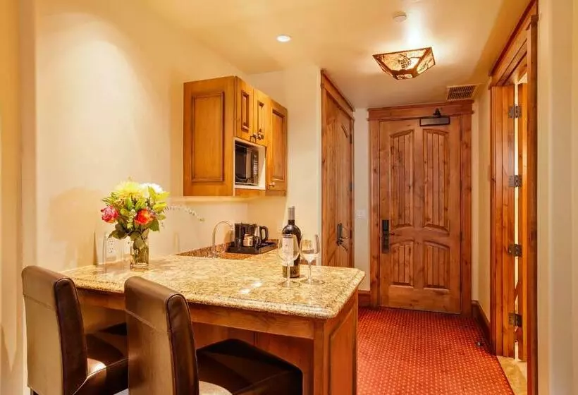 اتاق استاندارد با 2 تخت دوبل, Tivoli Lodge