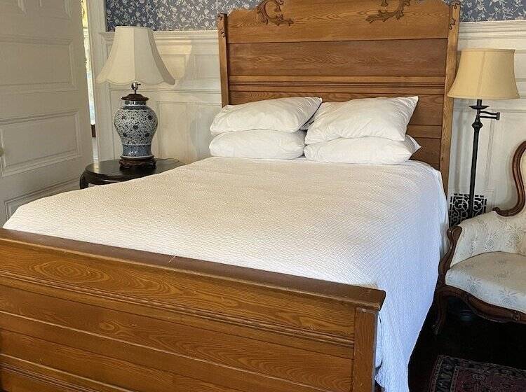 Номер Стандарт, Moseley Cottage Inn And The Town Motel