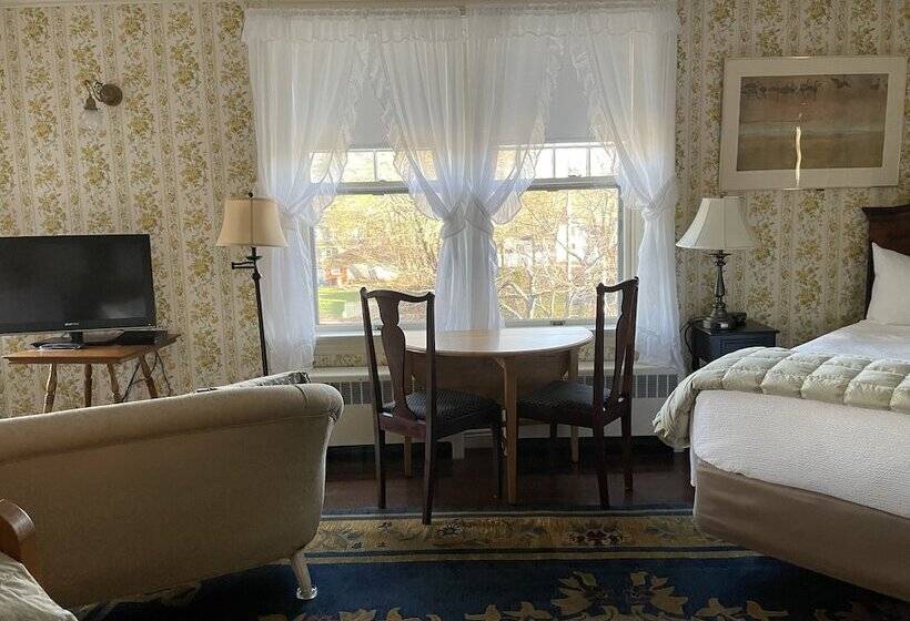 Номер Стандарт, Moseley Cottage Inn And The Town Motel