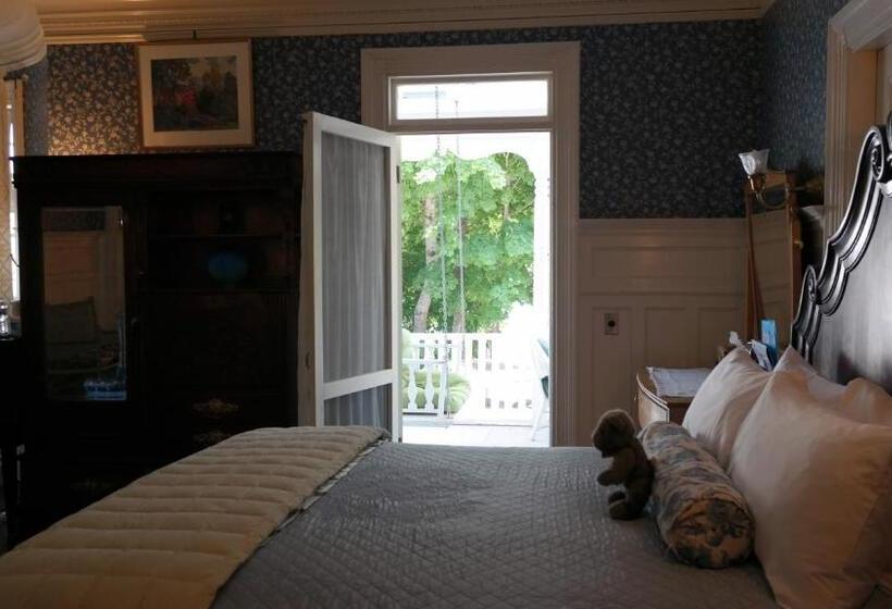 Номер Стандарт, Moseley Cottage Inn And The Town Motel