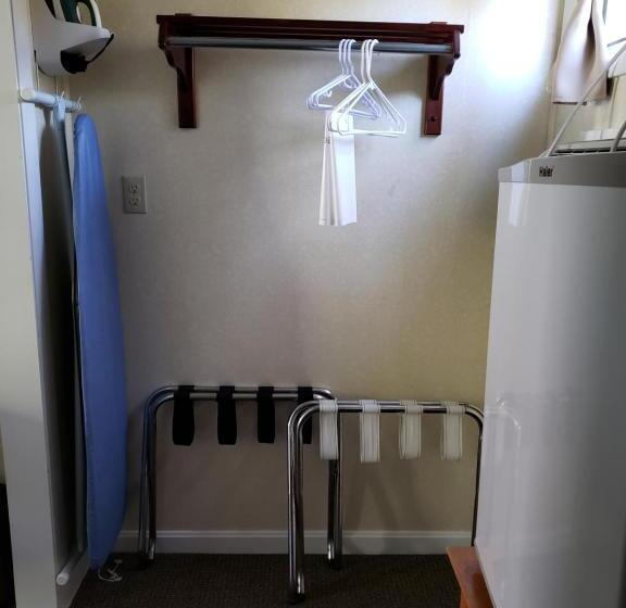 Четырехместный Номер Стандарт, Moseley Cottage Inn And The Town Motel