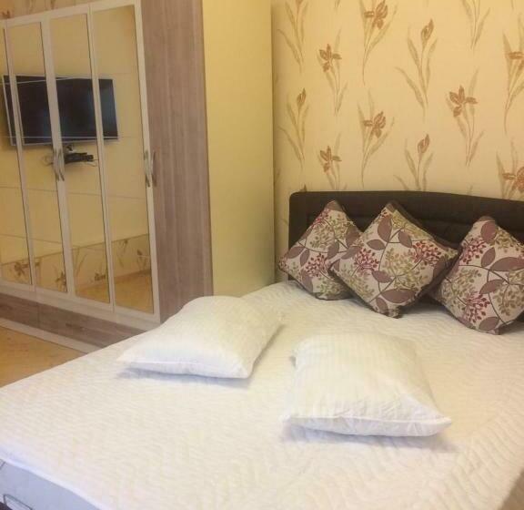 استودیوی لوکس, Sheki Apartments