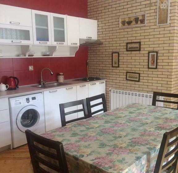 استودیوی لوکس, Sheki Apartments