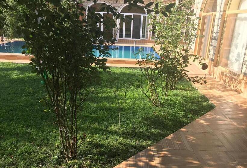 آپارتمان 1 خوابه با چشمانداز باغ, Sheki Apartments