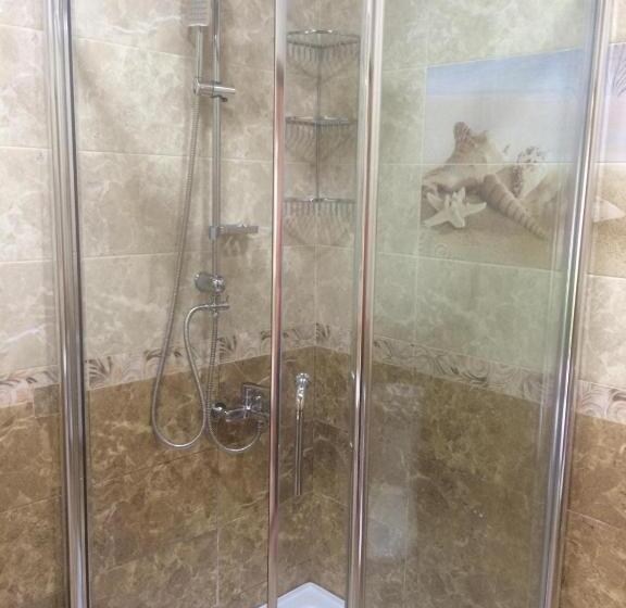 آپارتمان 1 خوابه با چشم‌انداز استخر, Sheki Apartments