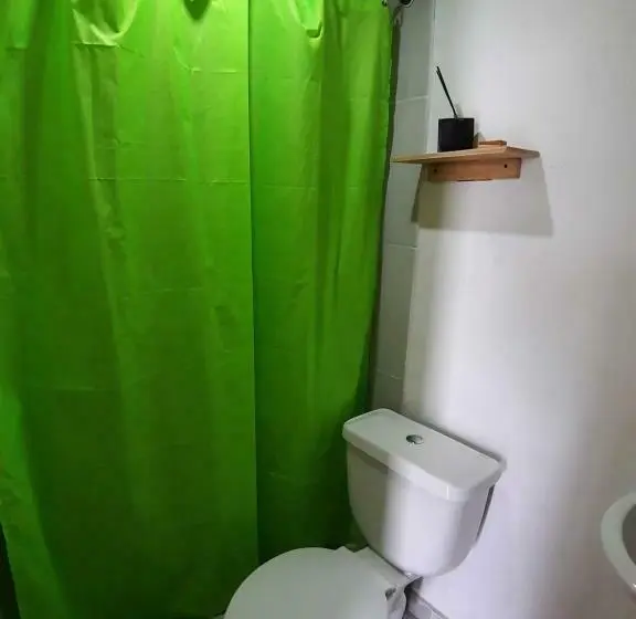 اتاق خانوادگی, Hostal Triangulo Del Cafe